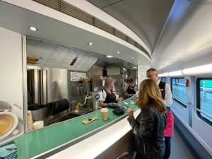 Vůz ČD Restaurant v ComfortJetu. Foto: Vojtěch Očadlý / Zdopravy.cz